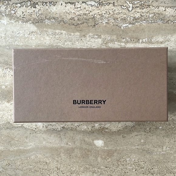 *SOLD* BNIB Burberry Check Arm Square Framed Sun/Eye glasses - Picture 7 of 7